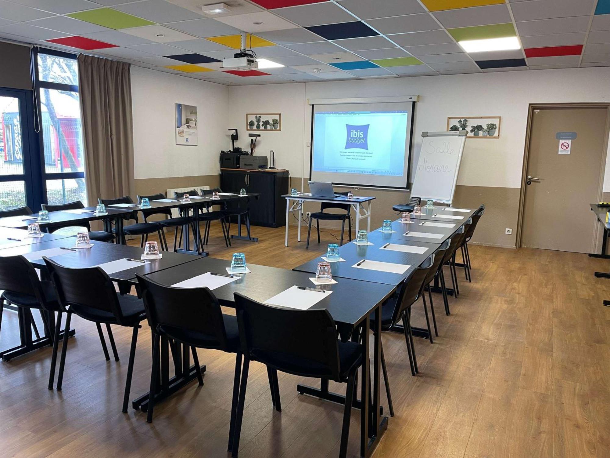Ibis Budget Marne La Vallee Pontault Combault Ngoại thất bức ảnh