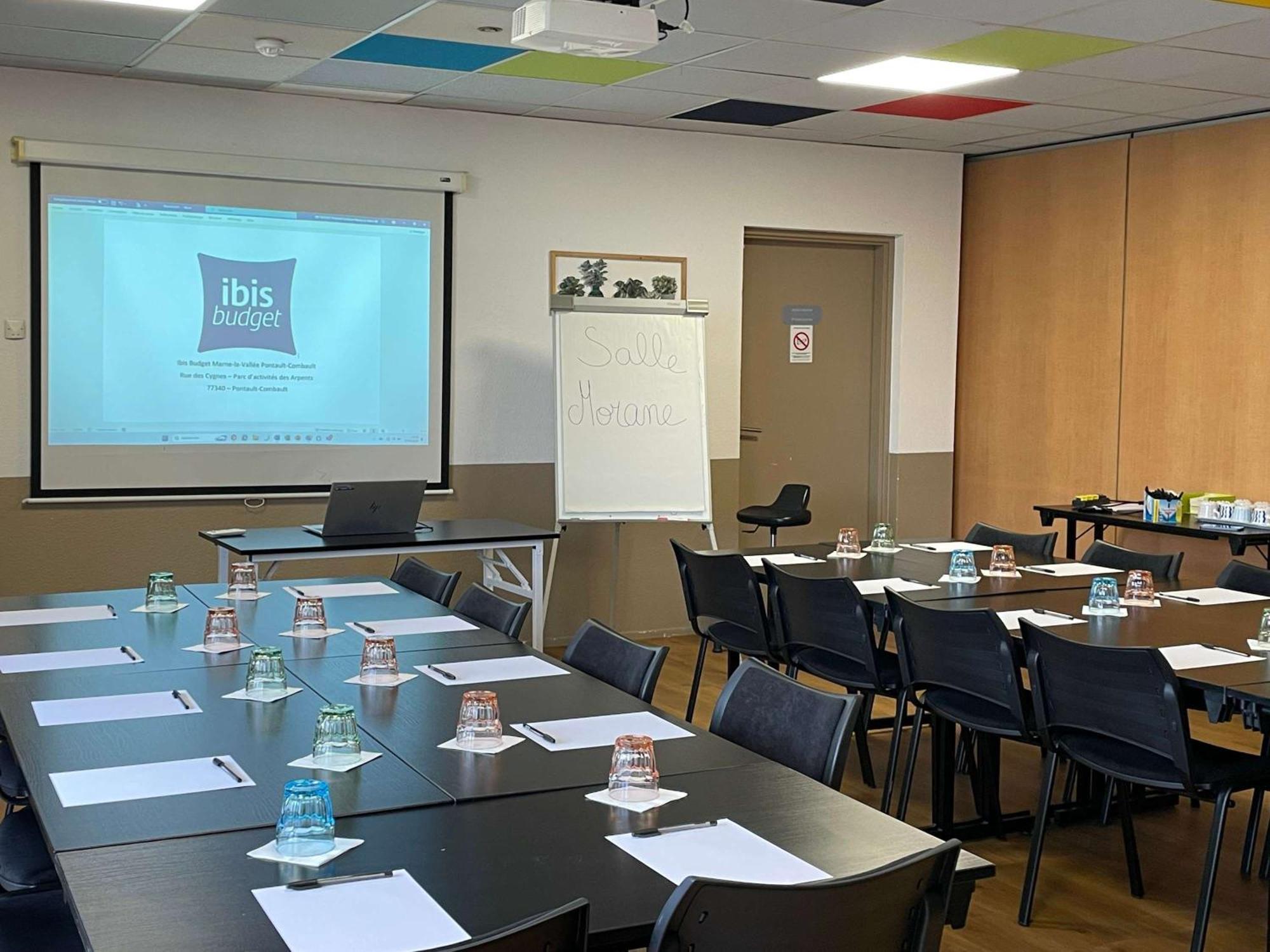 Ibis Budget Marne La Vallee Pontault Combault Ngoại thất bức ảnh